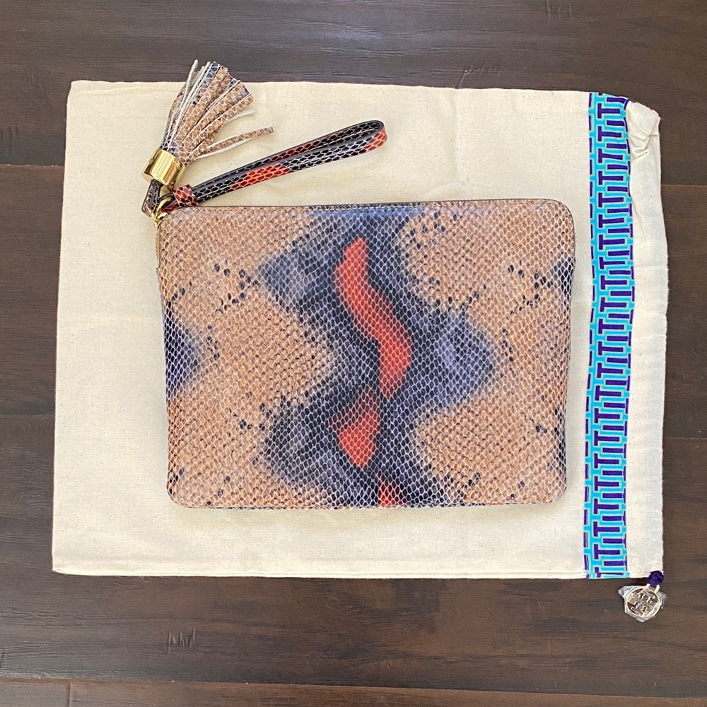 G.I.L.I.Haloguard RFID LeatherSnakeskin Pattern Clutch. With Tory Burch dust bag